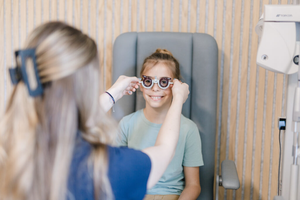 Ophthalmologist Stockerau 3 Children's examination at the ophthalmologist